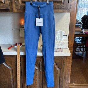 Agnes & Dora Vibrant Blue knit jeggings  NWT inseam 27